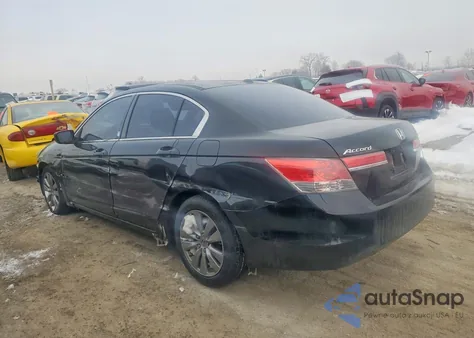 2011 Honda Accord Exl z USA, uszkodzony, nr VIN 1HGCP2F81BA137724